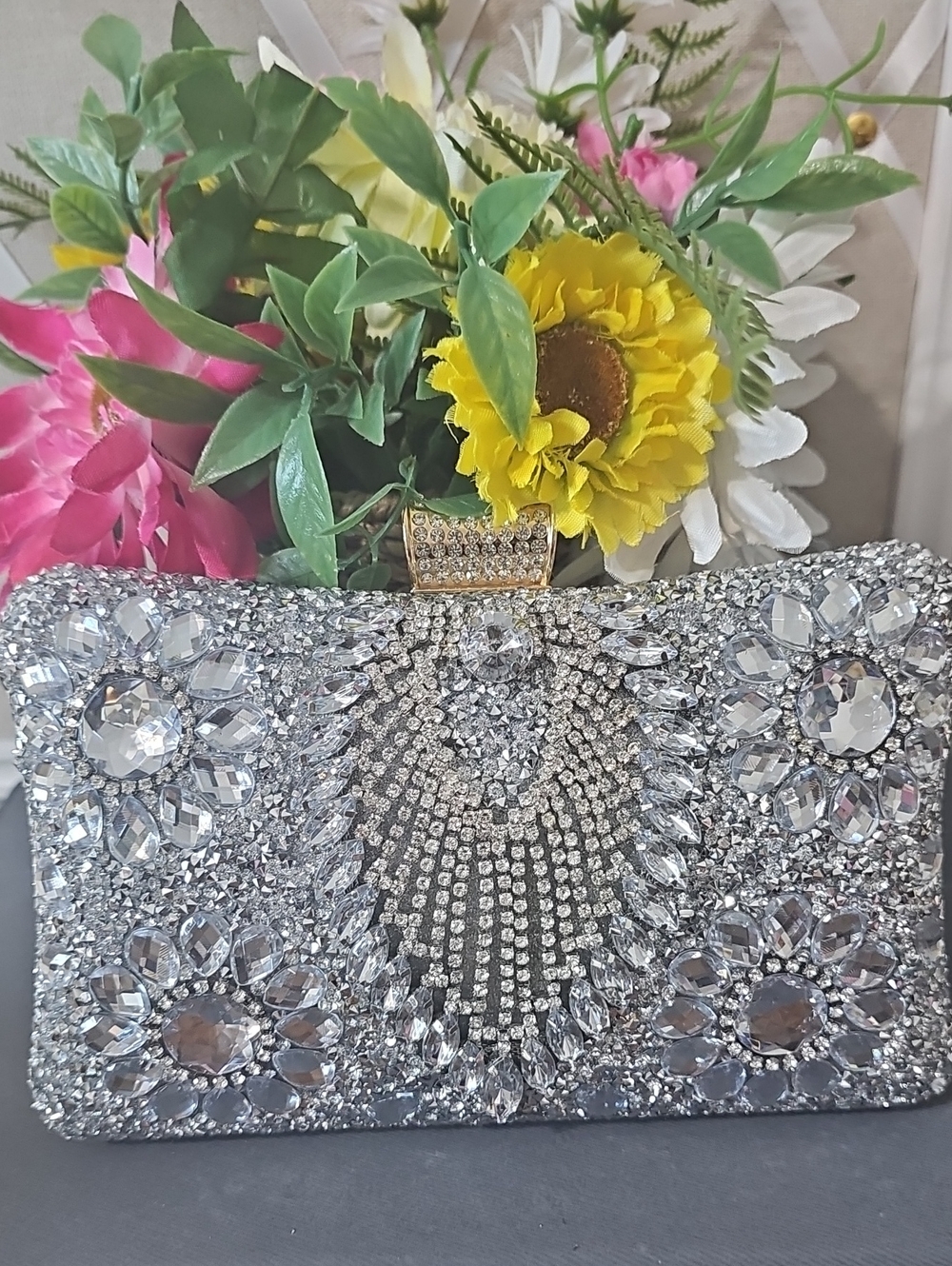 Sassified Boutique Nwt Silver Crystal Embellished Evening Clutch